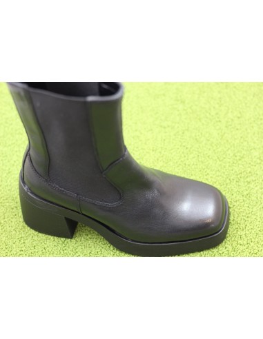 Womens Brooke Chelsea Boot - Black Leather en stock